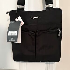 NWT Baggallini Horizon Crossbody in Black
